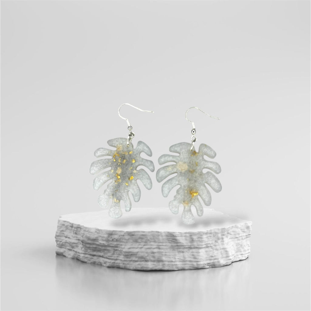 Pendientes hoja de resina · Color base con opción de dorado