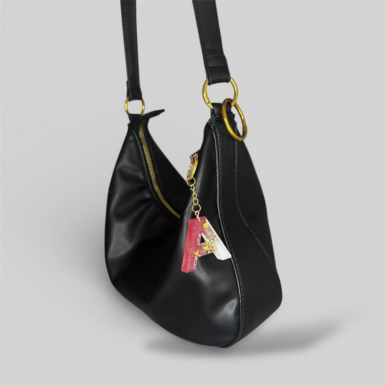 Llavero personalizado de dos colores con dorado · Hecho a mano