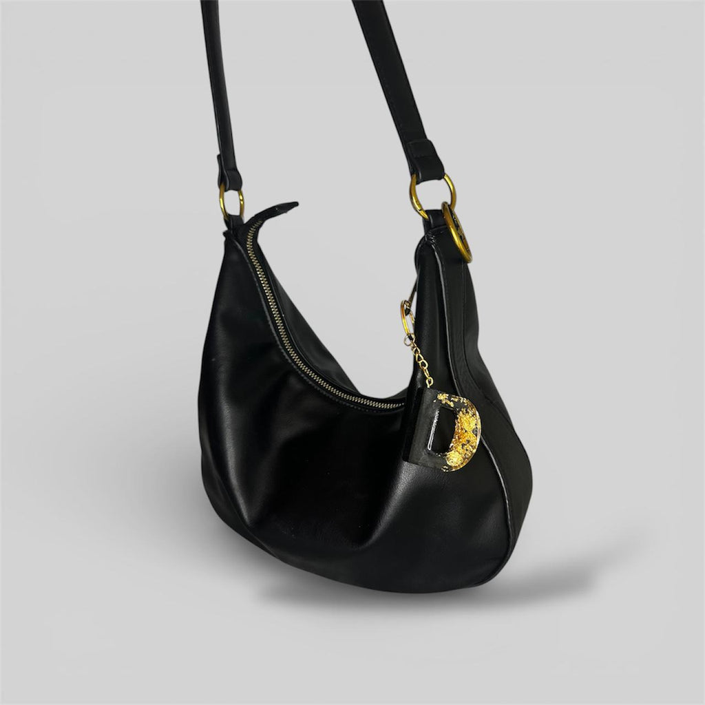 Llavero personalizado de un color con dorado · Hecho a mano